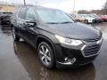 Front 3/4 View of 2020 Chevrolet Traverse LT AWD #7