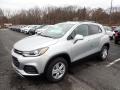 Front 3/4 View of 2020 Chevrolet Trax LT AWD #1