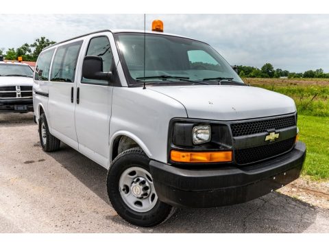 Summit White Chevrolet Express 3500 Cargo Van.  Click to enlarge.