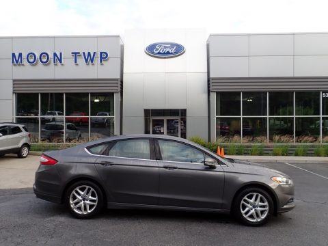 Sterling Gray Metallic Ford Fusion SE.  Click to enlarge.