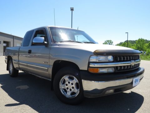 Light Pewter Metallic Chevrolet Silverado 1500 LT Extended Cab.  Click to enlarge.