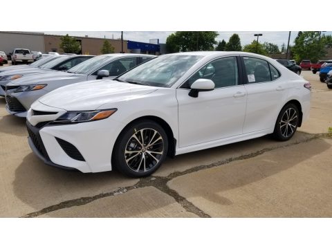 Super White Toyota Camry SE AWD.  Click to enlarge.