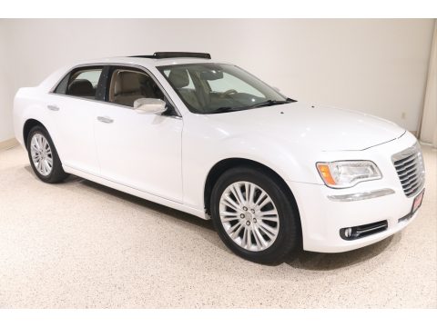 Ivory Tri-Coat Pearl Chrysler 300 C AWD.  Click to enlarge.