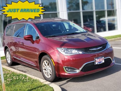 Velvet Red Pearl Chrysler Pacifica Touring L.  Click to enlarge.