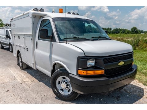 Summit White Chevrolet Express Cutaway 3500 Commercial Utility Van.  Click to enlarge.