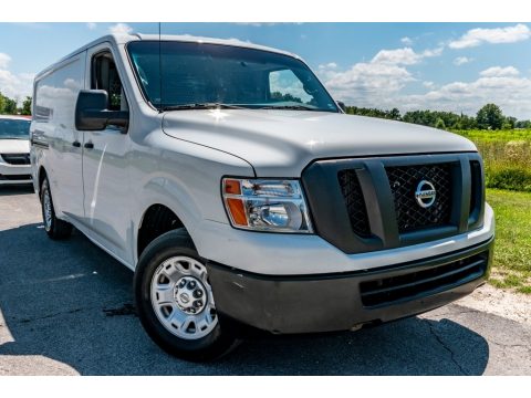 Glacier White Nissan NV 2500 HD SV Cargo.  Click to enlarge.