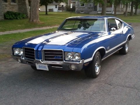Blue Oldsmobile 442 Hardtop Coupe.  Click to enlarge.
