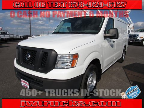 Glacier White Nissan NV 2500 HD S Cargo.  Click to enlarge.