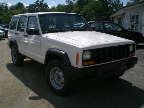 Stone White Jeep Cherokee SE 4x4.  Click to enlarge.