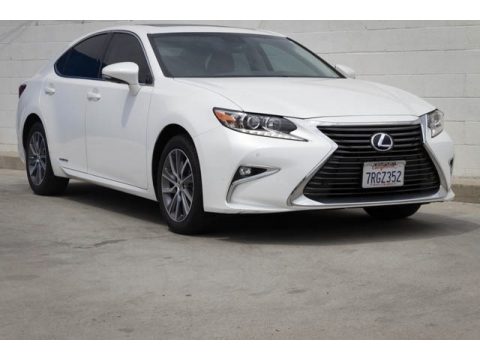 Eminent White Pearl Lexus ES 300h Hybrid.  Click to enlarge.