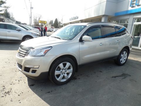 Champagne Silver Metallic Chevrolet Traverse LT AWD.  Click to enlarge.