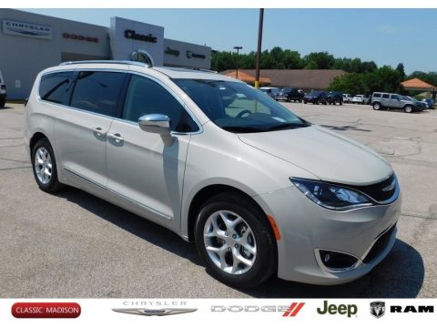 Luxury White Pearl Chrysler Pacifica Limited.  Click to enlarge.