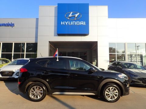 Black Noir Pearl Hyundai Tucson SE AWD.  Click to enlarge.