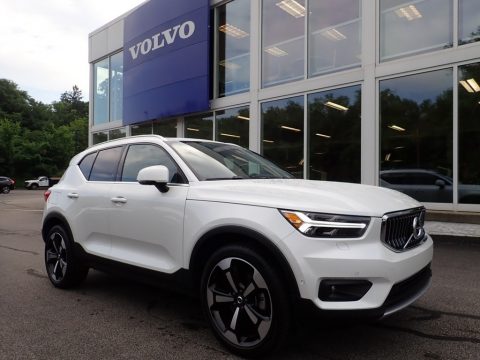 Ice White Volvo XC40 T5 Inscription AWD.  Click to enlarge.
