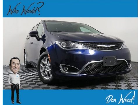 Jazz Blue Pearl Chrysler Pacifica Touring L.  Click to enlarge.