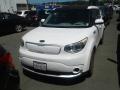 Front 3/4 View of 2016 Kia Soul EV #5