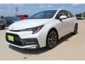 Front 3/4 View of 2021 Toyota Corolla SE #4