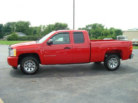 Victory Red Chevrolet Silverado 1500 LS Extended Cab.  Click to enlarge.