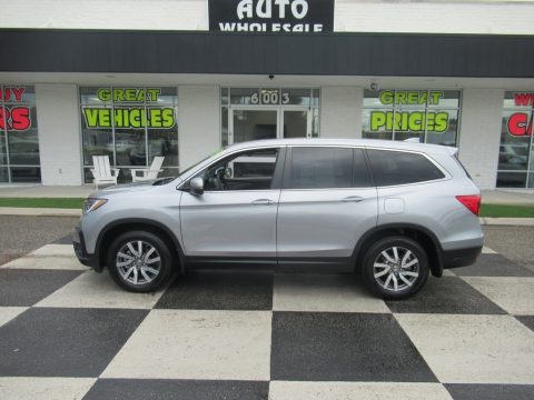 Lunar Silver Metallic Honda Pilot EX.  Click to enlarge.