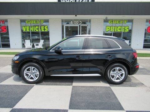 Brilliant Black Audi Q5 Premium quattro.  Click to enlarge.