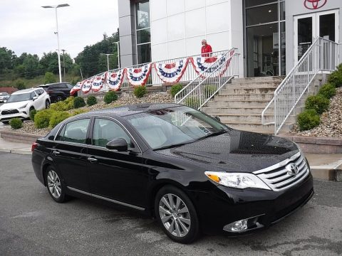 Black Toyota Avalon Limited.  Click to enlarge.