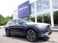 Front 3/4 View of 2021 Volvo XC90 T6 AWD Momentum #1