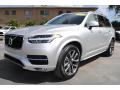 Front 3/4 View of 2019 Volvo XC90 T5 Momentum #5