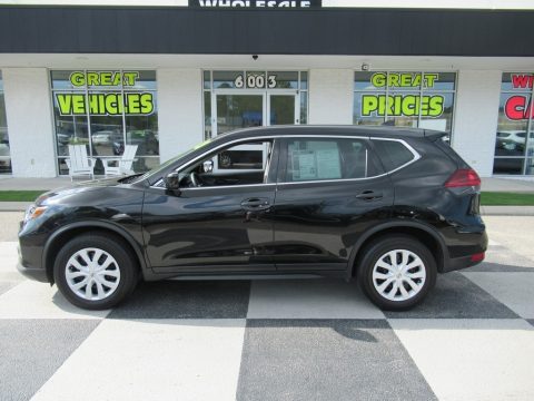 Magnetic Black Pearl Nissan Rogue S.  Click to enlarge.