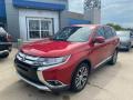 Front 3/4 View of 2017 Mitsubishi Outlander SE S-AWC #1