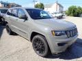 Front 3/4 View of 2020 Jeep Grand Cherokee Altitude 4x4 #7