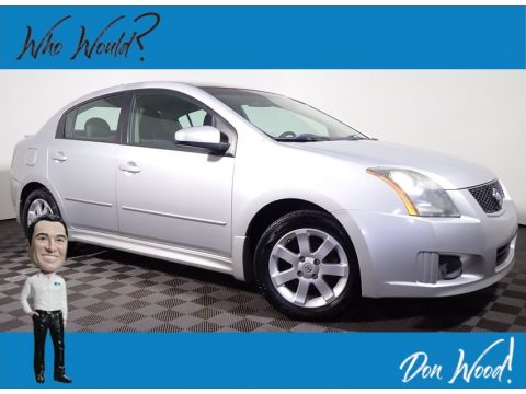 Brilliant Silver Nissan Sentra 2.0 SR.  Click to enlarge.