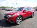 Front 3/4 View of 2020 Chevrolet Traverse LT AWD #1