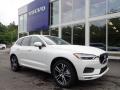 Front 3/4 View of 2021 Volvo XC60 T6 AWD Momentum #1