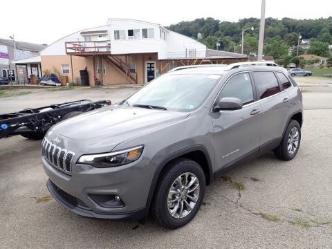 Sting-Gray Jeep Cherokee Latitude Plus 4x4.  Click to enlarge.