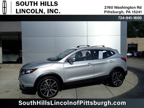 Brilliant Silver Nissan Rogue Sport SL AWD.  Click to enlarge.