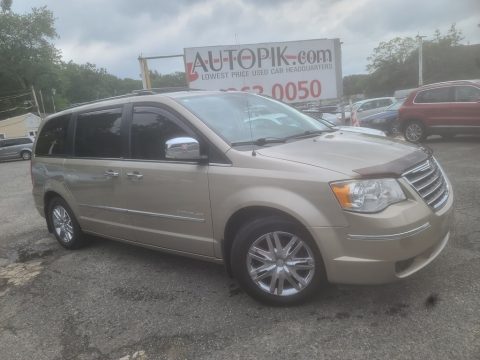 Light Sandstone Metallic Chrysler Town & Country Limited.  Click to enlarge.