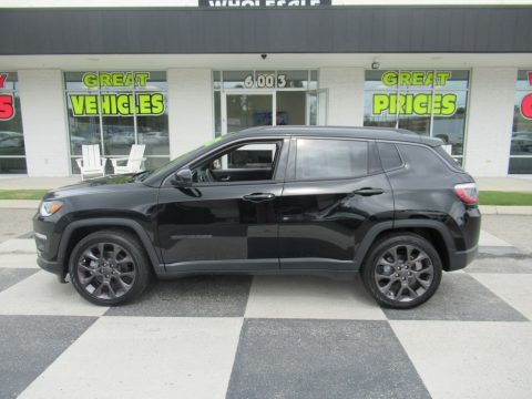 Diamond Black Crystal Pearl Jeep Compass High Altitude.  Click to enlarge.