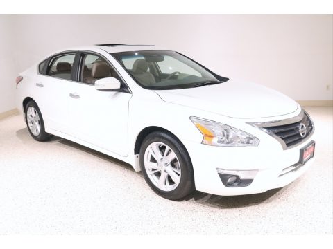 Pearl White Nissan Altima 2.5 SL.  Click to enlarge.