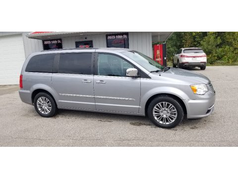 Billet Silver Metallic Chrysler Town & Country Touring - L.  Click to enlarge.