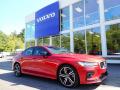 Front 3/4 View of 2019 Volvo S60 T6 AWD R Design #1