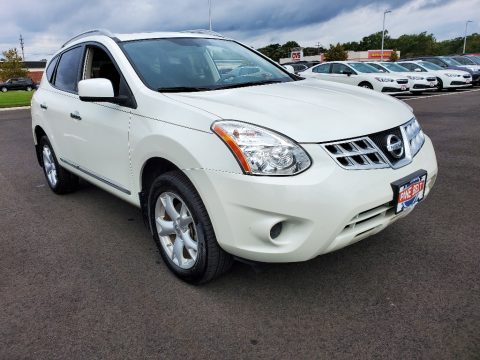 Pearl White Nissan Rogue SV AWD.  Click to enlarge.