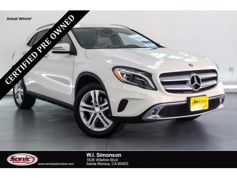 Cirrus White Mercedes-Benz GLA 250.  Click to enlarge.