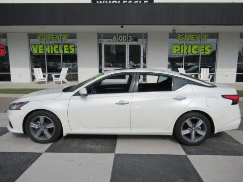 Pearl White Nissan Altima SL. Click to enlarge. Pearl White Nissan Altima SL. Click to enlarge.
