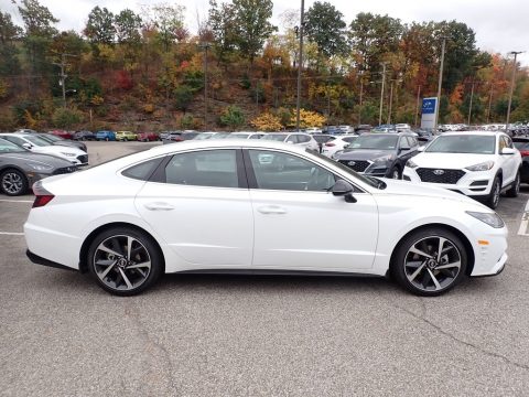 Hyper White Hyundai Sonata SEL Plus.  Click to enlarge.