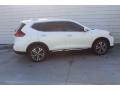  2017 Nissan Rogue Pearl White #13