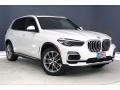 Front 3/4 View of 2021 BMW X5 xDrive45e #19
