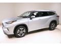 Front 3/4 View of 2020 Toyota Highlander XLE AWD #3
