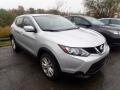 Front 3/4 View of 2017 Nissan Rogue Sport S AWD #5