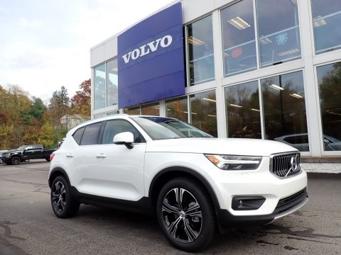 Crystal White Metallic Volvo XC40 T5 Inscription AWD.  Click to enlarge.