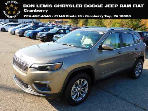 Light Brownstone Pearl Jeep Cherokee Latitude Lux 4x4.  Click to enlarge.
